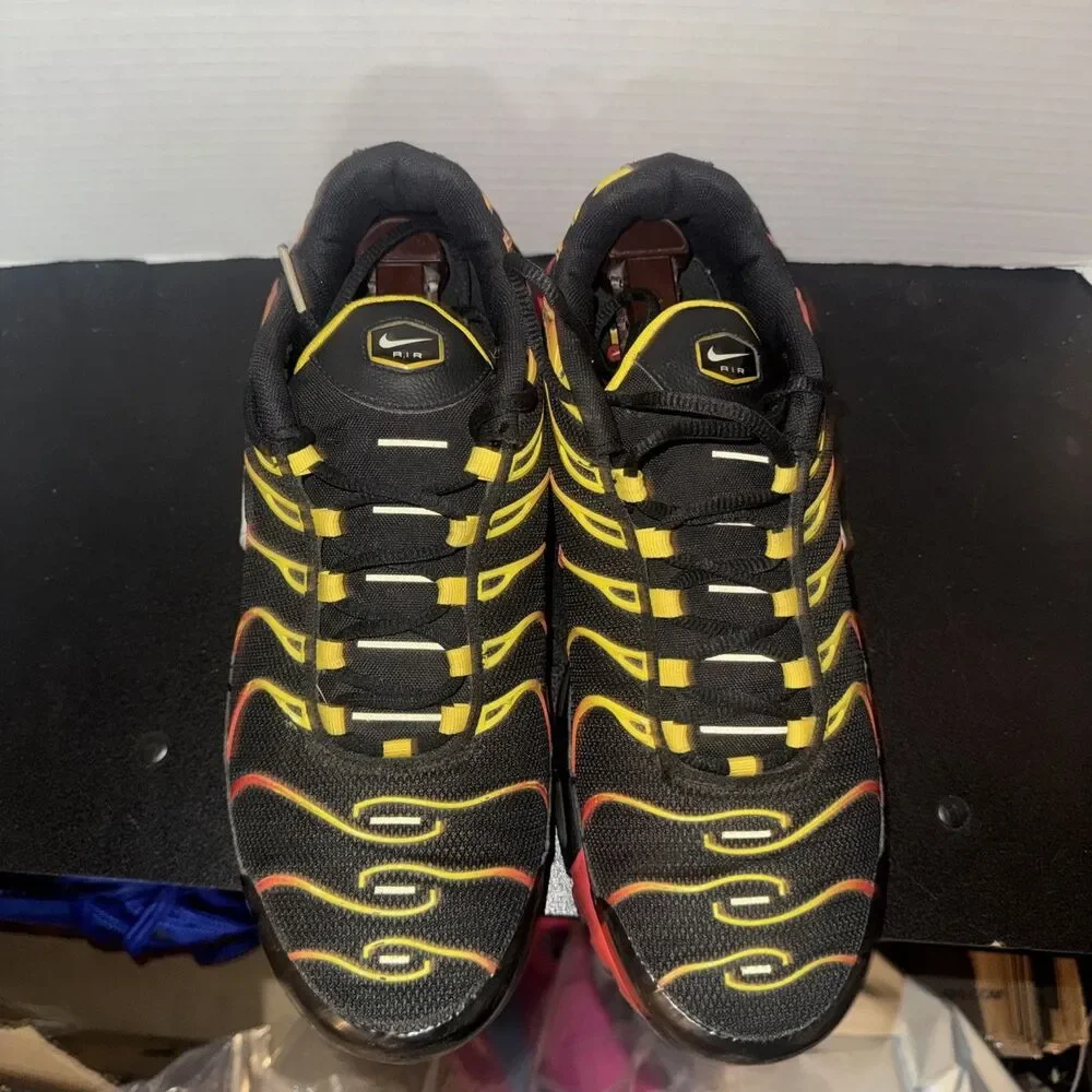 Nike Air Max Plus TN Sunset Black Red Yellow Orange CZ9270-001 Mens 11.5
